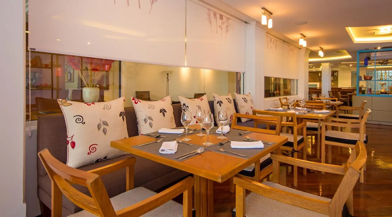 Tourblanche Otel Nayon Ekvador